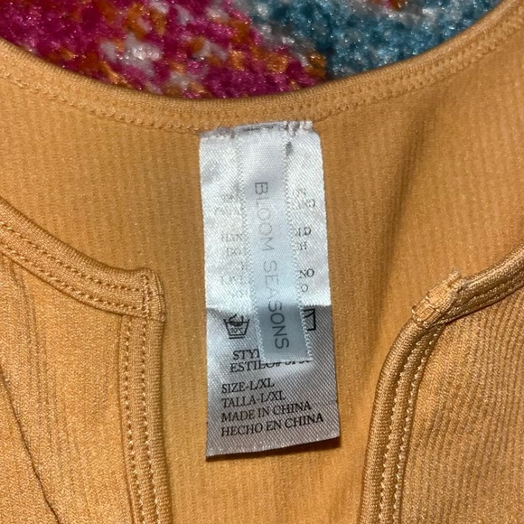 workout top - Picture 2 of 2